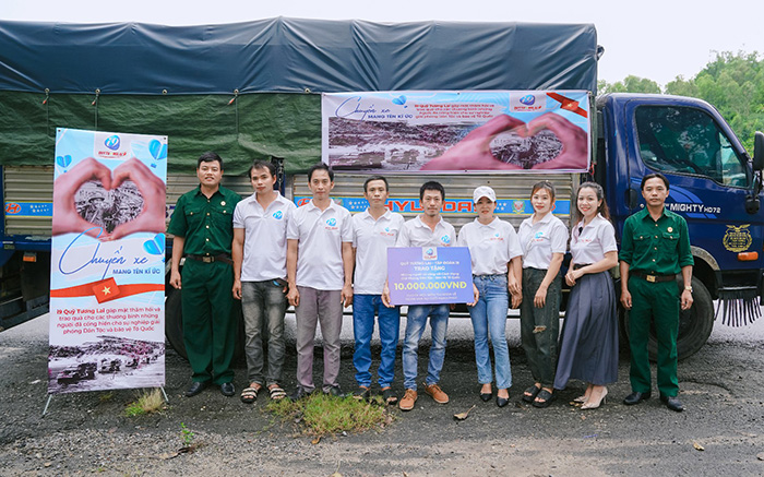 Hình ảnh trưởng phòng chăm sóc khách hàng tt88