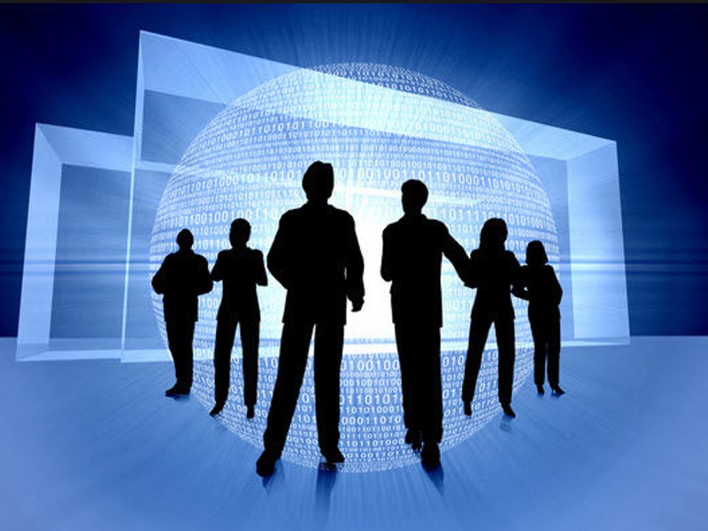 Một người đang suy nghĩ về việc quản lý tài chính khi cá cược, biểu tượng của sự cân bằng và kiểm soát.